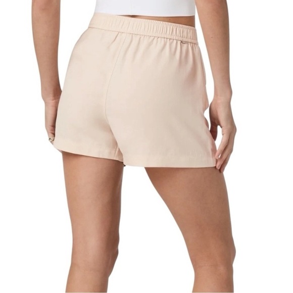 NWT vuori twill shorts - Picture 3 of 3